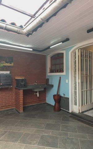 Casa à venda com 235m², 3 quartos e 4 vagas Casa à venda com 235m², 3 quartos e 4 vagasChurrasqueira