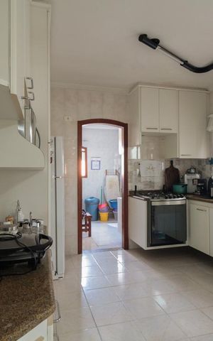 Casa à venda com 235m², 3 quartos e 4 vagas Casa à venda com 235m², 3 quartos e 4 vagasCozinha