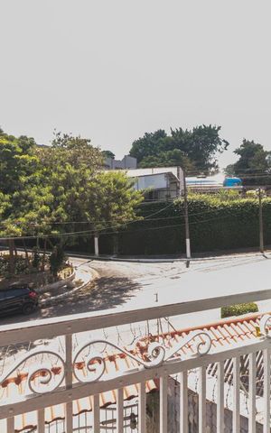 Casa à venda com 235m², 3 quartos e 4 vagas Casa à venda com 235m², 3 quartos e 4 vagasVaranda Suíte