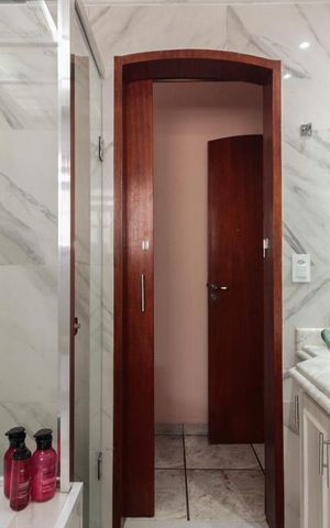 Casa à venda com 235m², 3 quartos e 4 vagas Casa à venda com 235m², 3 quartos e 4 vagasBanheiro Suíte