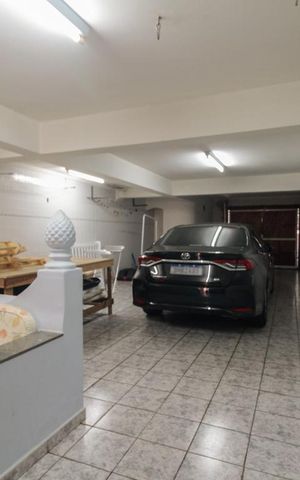 Casa à venda com 235m², 3 quartos e 4 vagas Casa à venda com 235m², 3 quartos e 4 vagasGaragem e Salão de festas