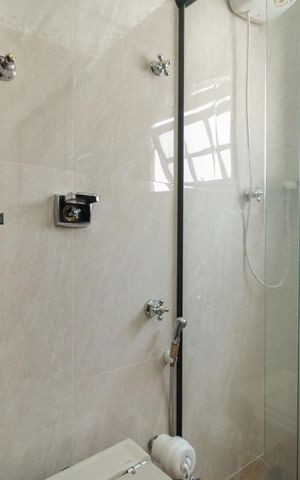Casa à venda com 235m², 3 quartos e 4 vagas Casa à venda com 235m², 3 quartos e 4 vagasBanheiro Social