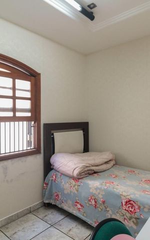 Casa à venda com 235m², 3 quartos e 4 vagas Casa à venda com 235m², 3 quartos e 4 vagasQuarto 1