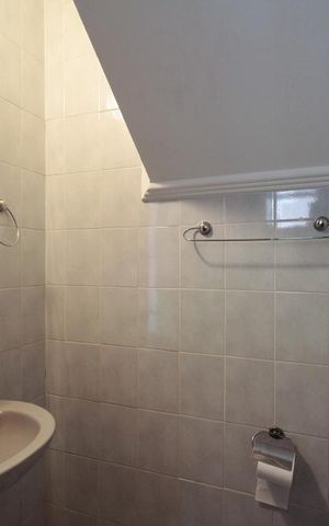 Casa à venda com 235m², 3 quartos e 4 vagas Casa à venda com 235m², 3 quartos e 4 vagasBanheiro Garagem e Salão de festas