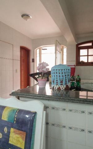 Casa à venda com 235m², 3 quartos e 4 vagas Casa à venda com 235m², 3 quartos e 4 vagasGaragem e Salão de festas
