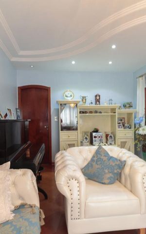 Casa à venda com 235m², 3 quartos e 4 vagas Casa à venda com 235m², 3 quartos e 4 vagasSala