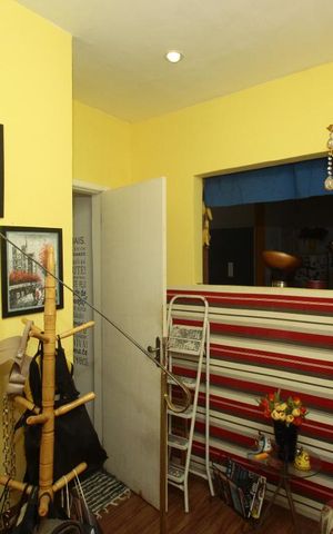 Casa para alugar com 160m², 2 quartos e sem vagaCorredor - Escada