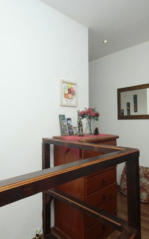 Casa para alugar com 160m², 2 quartos e sem vagaCorredor - Escada
