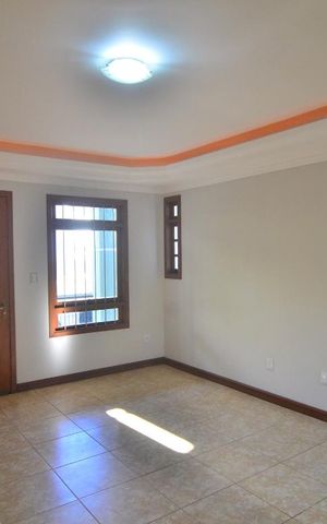 Casa à venda com 250m², 3 quartos e 2 vagasSala