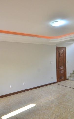 Casa à venda com 250m², 3 quartos e 2 vagasSala