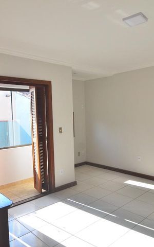 Casa à venda com 250m², 3 quartos e 2 vagasSuíte