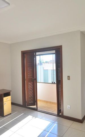 Casa à venda com 250m², 3 quartos e 2 vagasSuíte