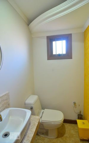 Casa à venda com 250m², 3 quartos e 2 vagasLavabo