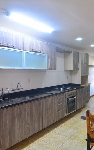 Casa à venda com 250m², 3 quartos e 2 vagasCozinha