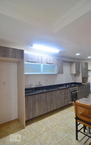 Casa à venda com 250m², 3 quartos e 2 vagasCozinha