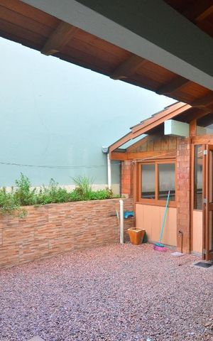 Casa à venda com 250m², 3 quartos e 2 vagasPátio
