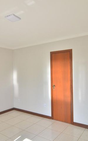 Casa à venda com 250m², 3 quartos e 2 vagasSuíte