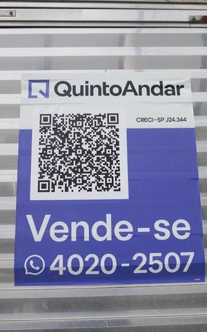 Casa à venda com 300m², 2 quartos e 2 vagasFachada
