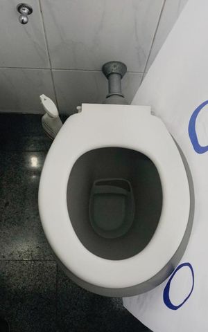 Casa à venda com 300m², 2 quartos e 2 vagasBanheiro