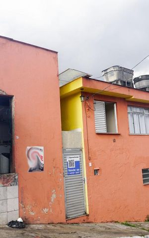Casa à venda com 300m², 2 quartos e 2 vagasFachada
