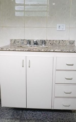 Casa à venda com 300m², 2 quartos e 2 vagasBanheiro