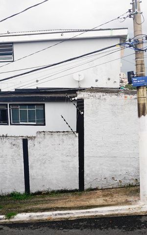 Casa à venda com 300m², 2 quartos e 2 vagasQuarto