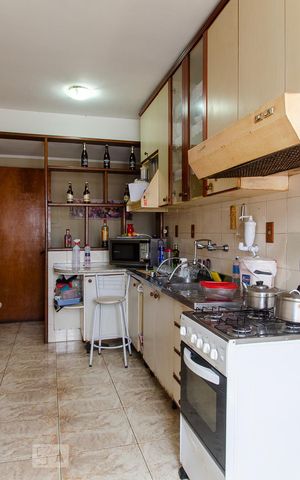 Casa à venda com 358m², 3 quartos e 3 vagas Casa à venda com 358m², 3 quartos e 3 vagasCozinha