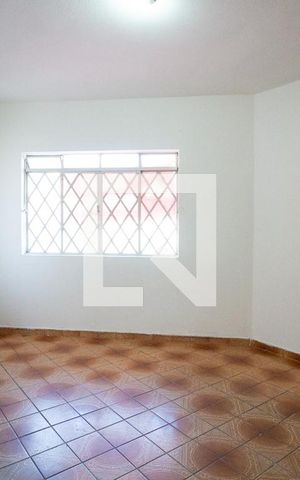 Casa para alugar com 85m², 2 quartos e sem vaga Casa para alugar com 85m², 2 quartos e sem vagaSala
