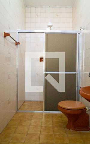Casa para alugar com 85m², 2 quartos e sem vaga Casa para alugar com 85m², 2 quartos e sem vagaBanheiro