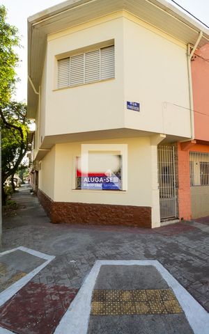 Casa para alugar com 85m², 2 quartos e sem vaga Casa para alugar com 85m², 2 quartos e sem vagaFachada