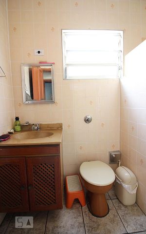 Casa à venda com 210m², 2 quartos e 2 vagasBanheiro Social