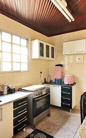 Casa à venda com 210m², 2 quartos e 2 vagasCozinha
