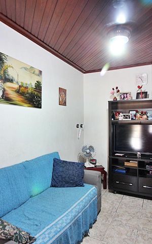Casa à venda com 210m², 2 quartos e 2 vagasSala 