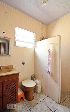 Casa à venda com 210m², 2 quartos e 2 vagasBanheiro Social