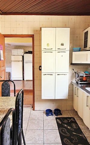 Casa à venda com 210m², 2 quartos e 2 vagasCozinha