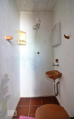 Casa à venda com 210m², 2 quartos e 2 vagasBanheiro Edícula 