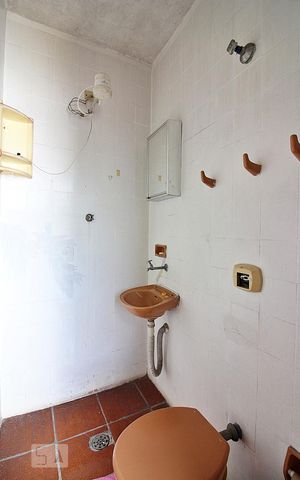 Casa à venda com 210m², 2 quartos e 2 vagasBanheiro Edícula 
