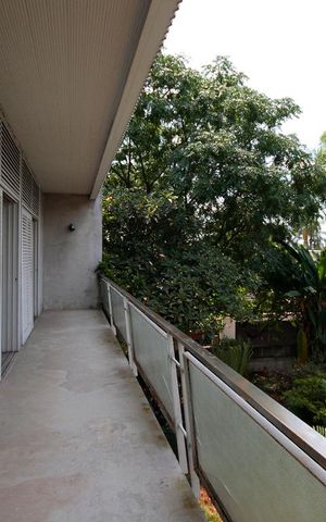 Casa à venda com 600m², 4 quartos e 8 vagasVaranda