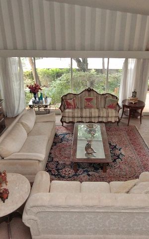 Casa à venda com 600m², 4 quartos e 8 vagasSala