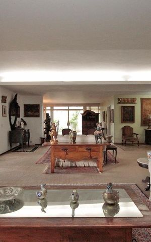 Casa à venda com 600m², 4 quartos e 8 vagasSala