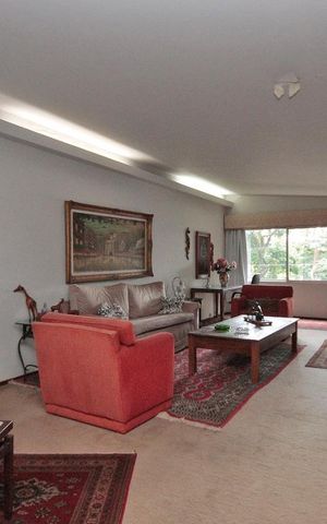 Casa à venda com 600m², 4 quartos e 8 vagasSala 2