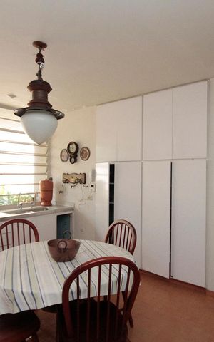 Casa à venda com 600m², 4 quartos e 8 vagasCopa