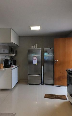 Casa à venda com 430m², 5 quartos e 2 vagas Casa à venda com 430m², 5 quartos e 2 vagasCozinha