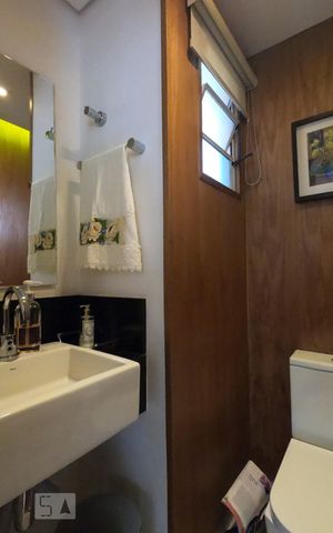 Casa à venda com 430m², 5 quartos e 2 vagas Casa à venda com 430m², 5 quartos e 2 vagasLavabo