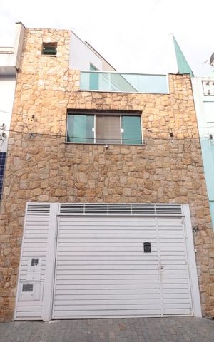 Casa à venda com 130m², 2 quartos e 1 vagaFachada