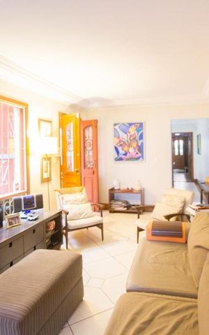 Casa à venda com 270m², 2 quartos e 2 vagasSala