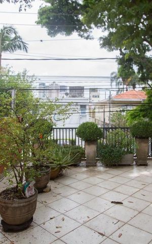 Casa à venda com 270m², 2 quartos e 2 vagasVaranda Quarto