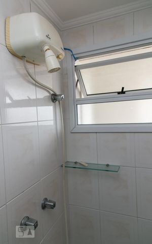 Apartamento para alugar com 72m², 3 quartos e 2 vagas Apartamento para alugar com 72m², 3 quartos e 2 vagasBanheiro da Suíte