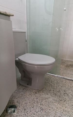 Apartamento para alugar com 72m², 3 quartos e 2 vagas Apartamento para alugar com 72m², 3 quartos e 2 vagasBanheiro