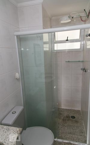 Apartamento para alugar com 72m², 3 quartos e 2 vagas Apartamento para alugar com 72m², 3 quartos e 2 vagasBanheiro
